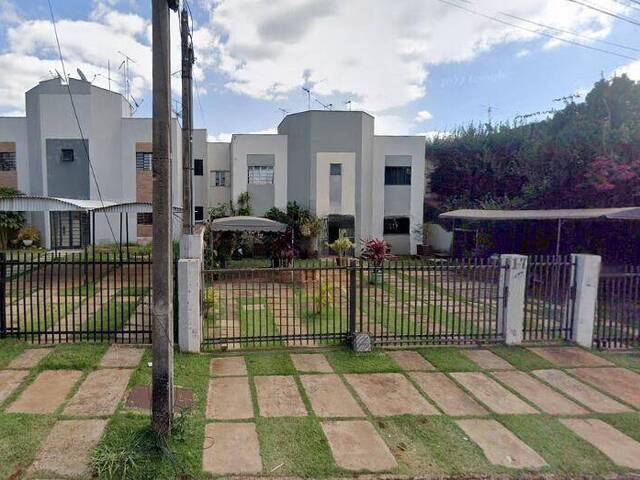 #122 - Apartamento para Venda em Arapongas - PR - 2