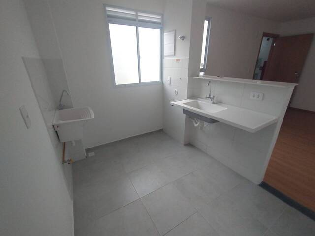 #135 - Apartamento para Venda em Arapongas - PR - 3