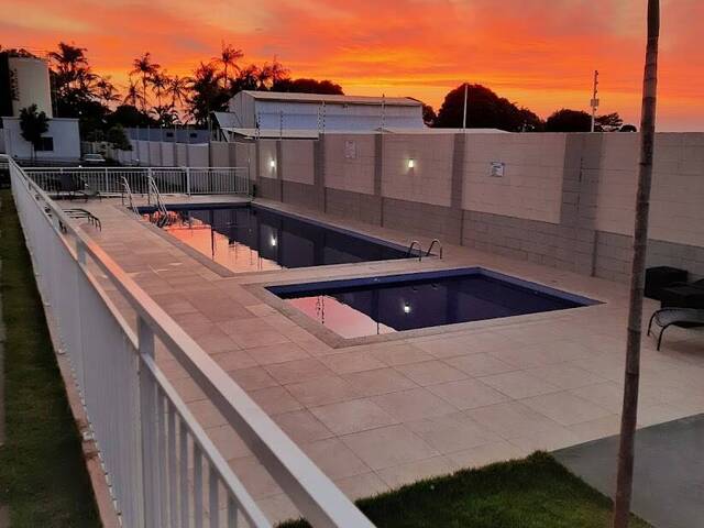 #247 - Apartamento para Venda em Arapongas - PR - 2