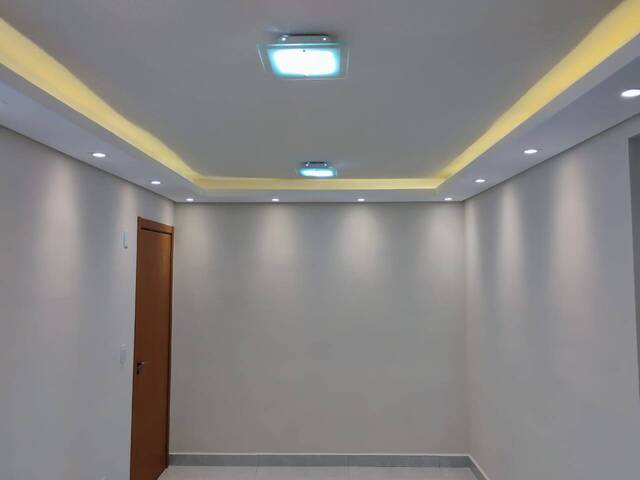 #529 - Apartamento para Venda em Arapongas - PR - 2