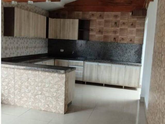 #570 - Casa para Locação em Arapongas - PR