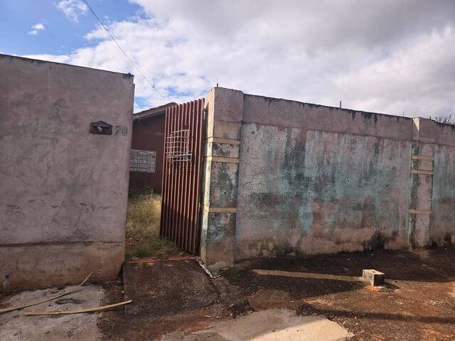 #590 - Casa para Venda em Arapongas - PR - 2