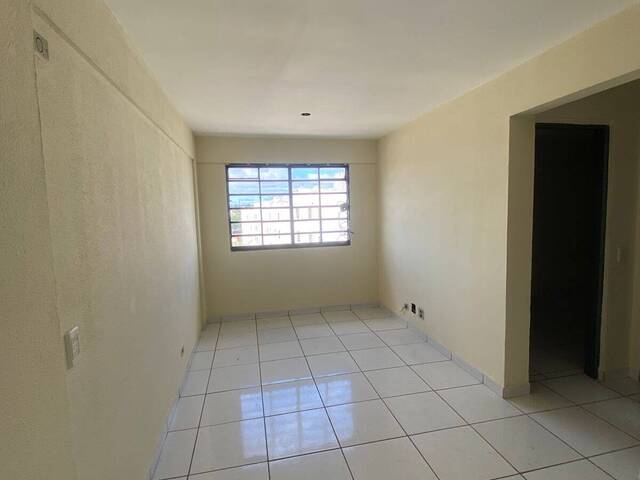 #625 - Apartamento para Venda em Arapongas - PR - 2
