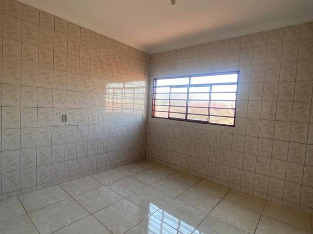 #690 - Apartamento para Locação em Arapongas - PR - 2