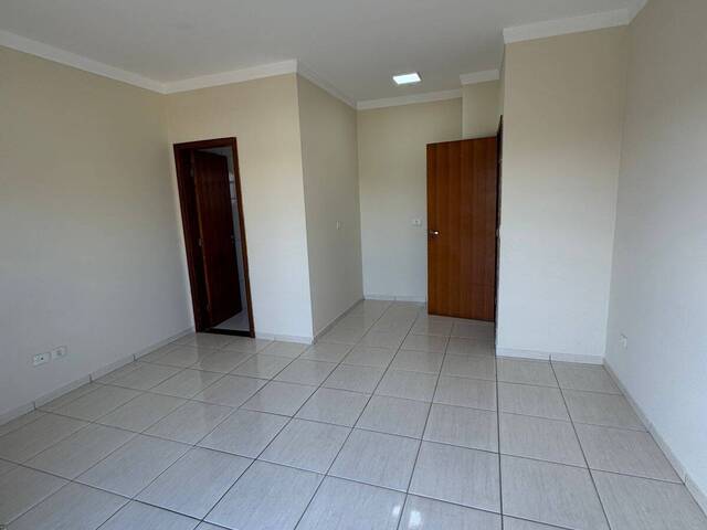 #710 - Casa para Locação em Arapongas - PR - 2