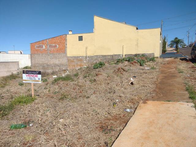 #738 - Terreno para Venda em Arapongas - PR - 1