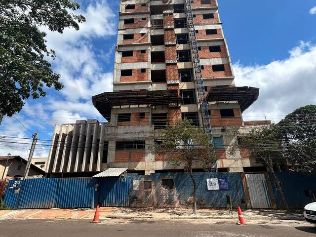 #821 - Apartamento para Venda em Arapongas - PR - 1