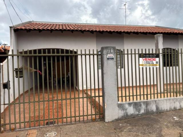 #892 - Casa para Venda em Arapongas - PR - 2