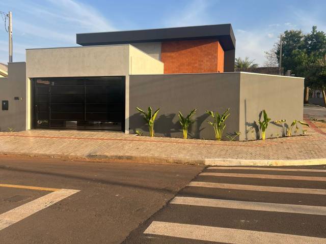 #913 - Casa para Venda em Arapongas - PR - 1