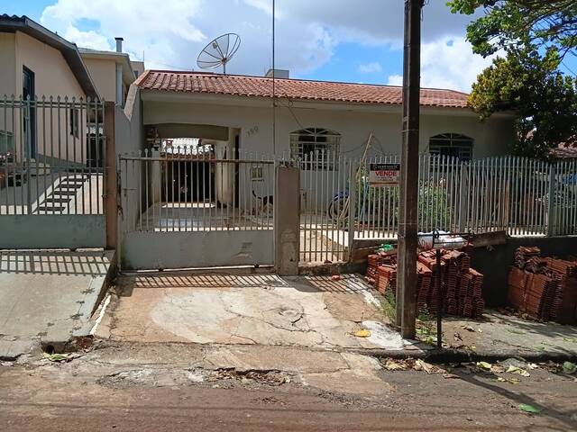 #957 - Casa para Venda em Arapongas - PR - 2