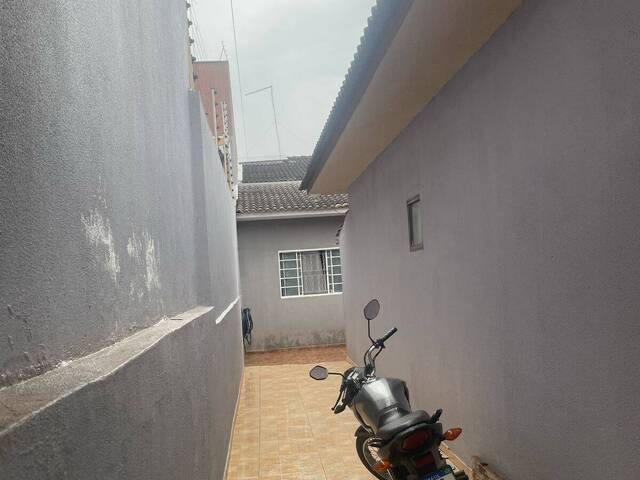 #972 - Casa para Venda em Arapongas - PR - 2