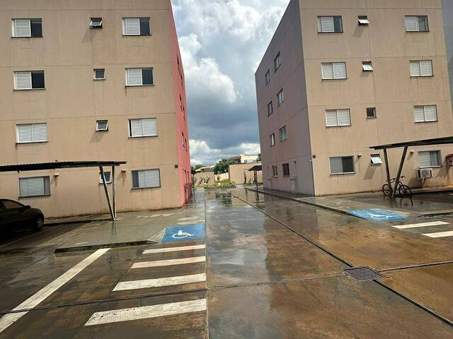 #987 - Apartamento para Venda em Arapongas - PR