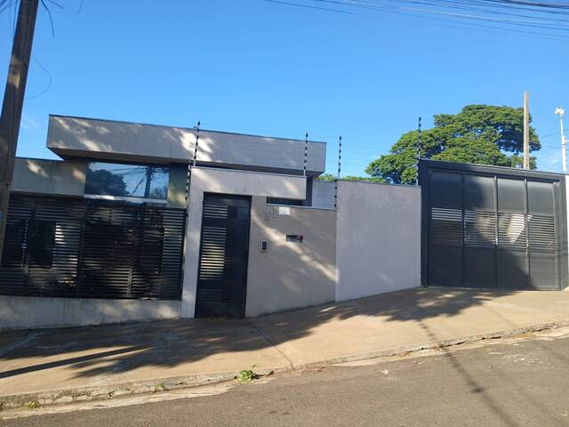 #1031 - Casa para Venda em Arapongas - PR - 1