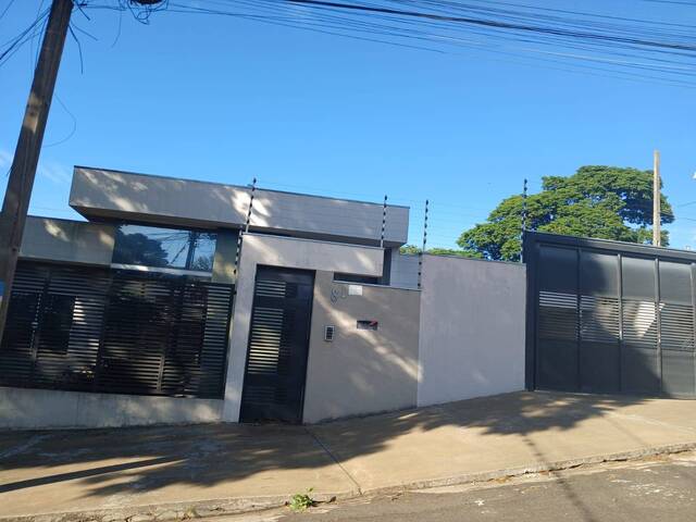 #1031 - Casa para Venda em Arapongas - PR - 2