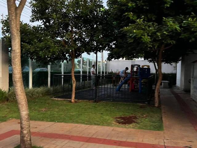 #1062 - Apartamento para Venda em Arapongas - PR - 2