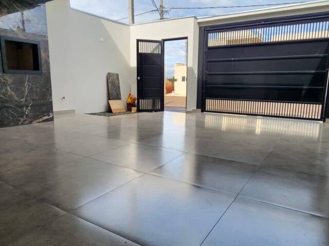 #1064 - Casa para Venda em Arapongas - PR - 3