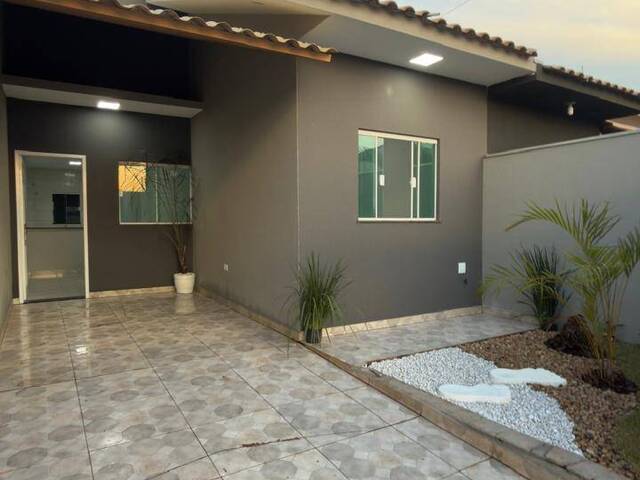 #1090 - Casa para Venda em Arapongas - PR - 2